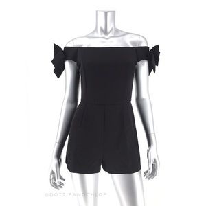 Romeo + Juliet S Black Tie Shoulder Romper